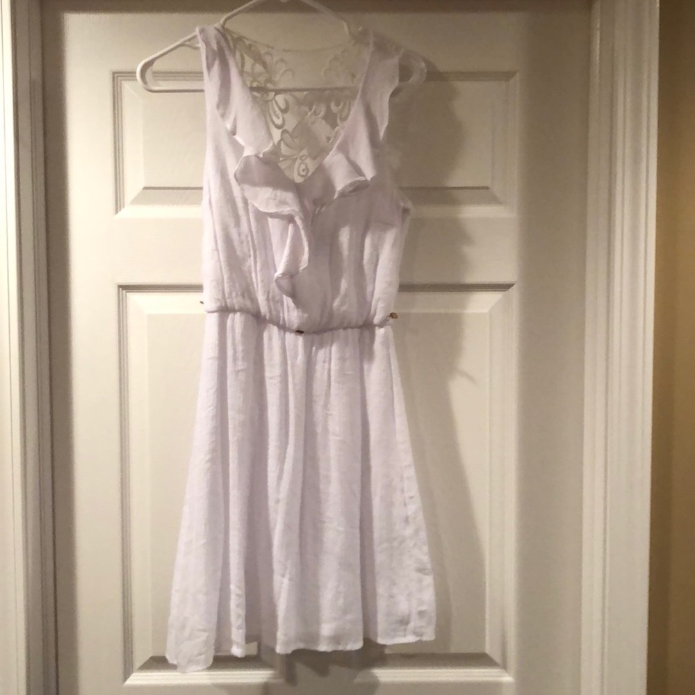 Adorable little white dress!